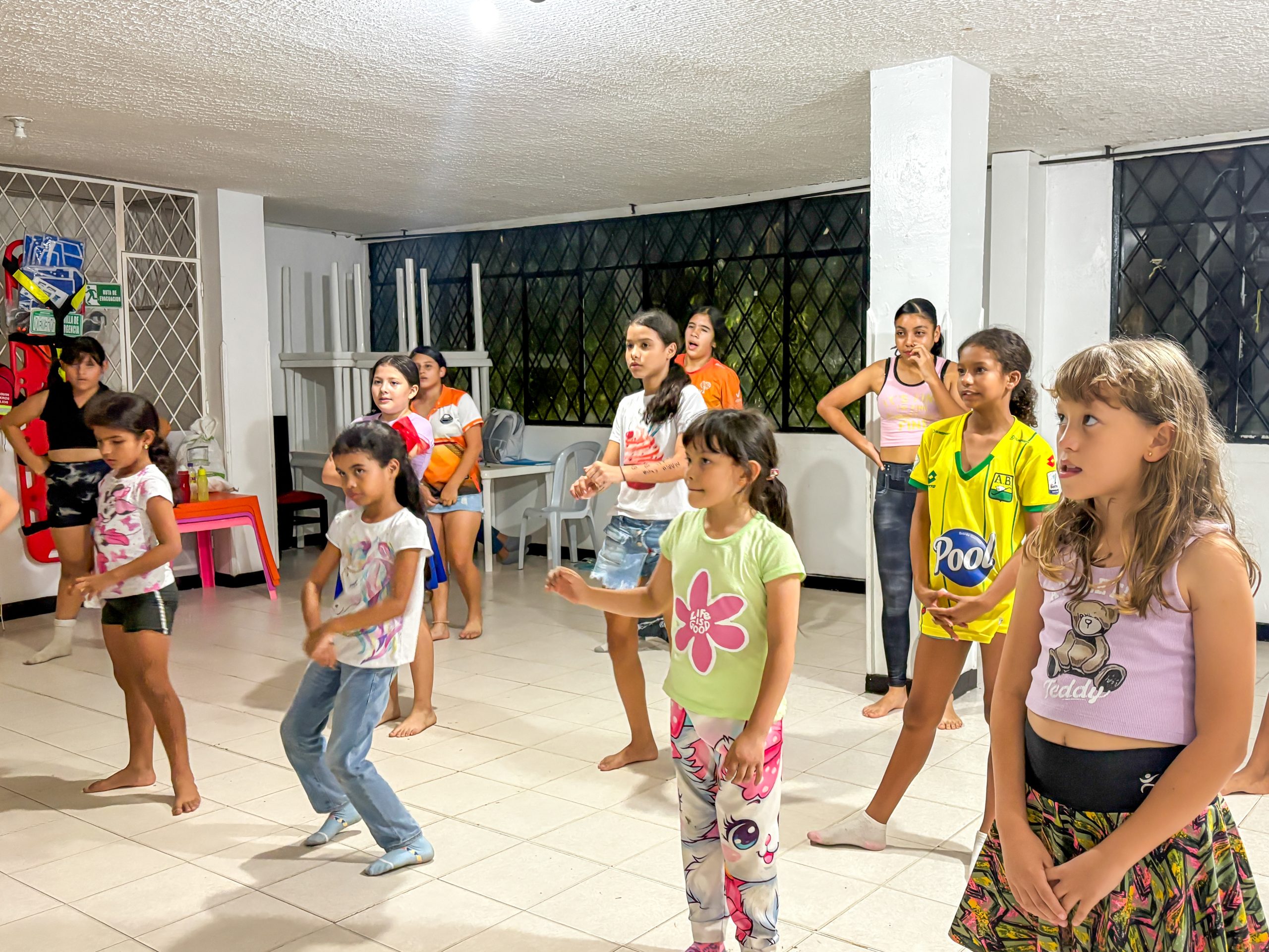 Programas artisticos Niñas bailando
